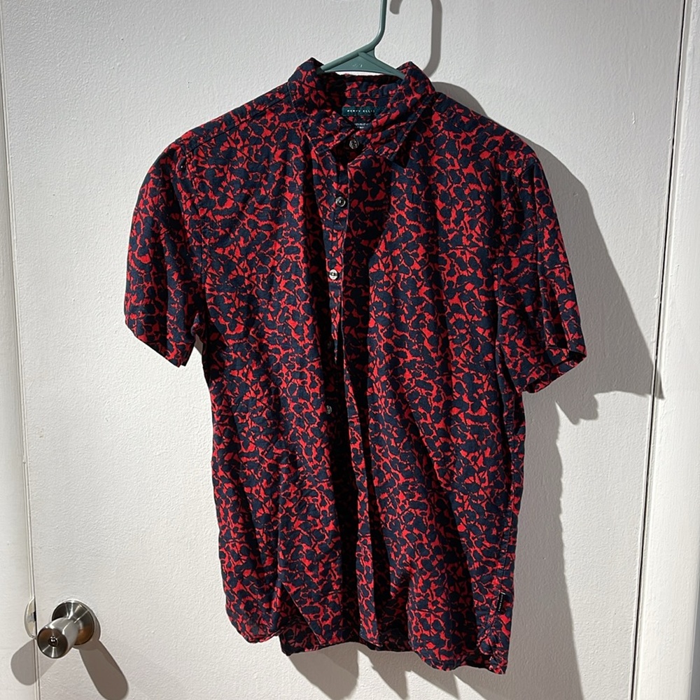 Perry Ellis Men’s Button up shirt. Great condition